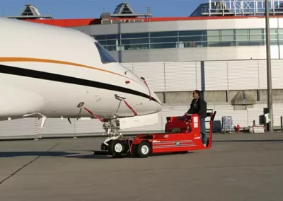 Tractor remolcador de aviones